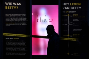 Can a hologram in Amsterdam’s red light district solve a teen’s murder mystery from 2009? Dutch police hopes to jolt memories for answers