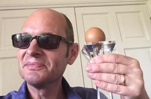 Egg-ceptional find: ‘One-in-a-billion’ spherical egg auctioned for £200 after UK man’s beer-fuelled purchase