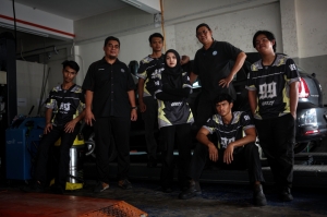 Meet Khai: The 20-year-old mechanic breaking all the rules